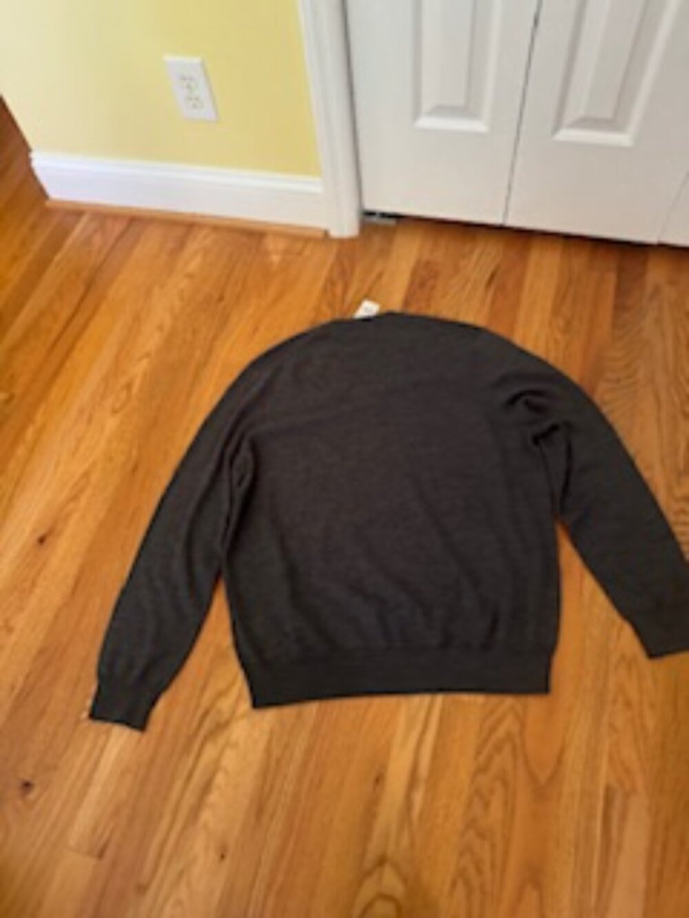 Men's Brooks Brothers V Neck Sweater - Picture 2 of 4